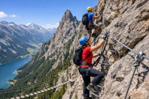via ferrata de l'aiguillette du lauzet : guide pratique pour une aventure verticale sécurisée