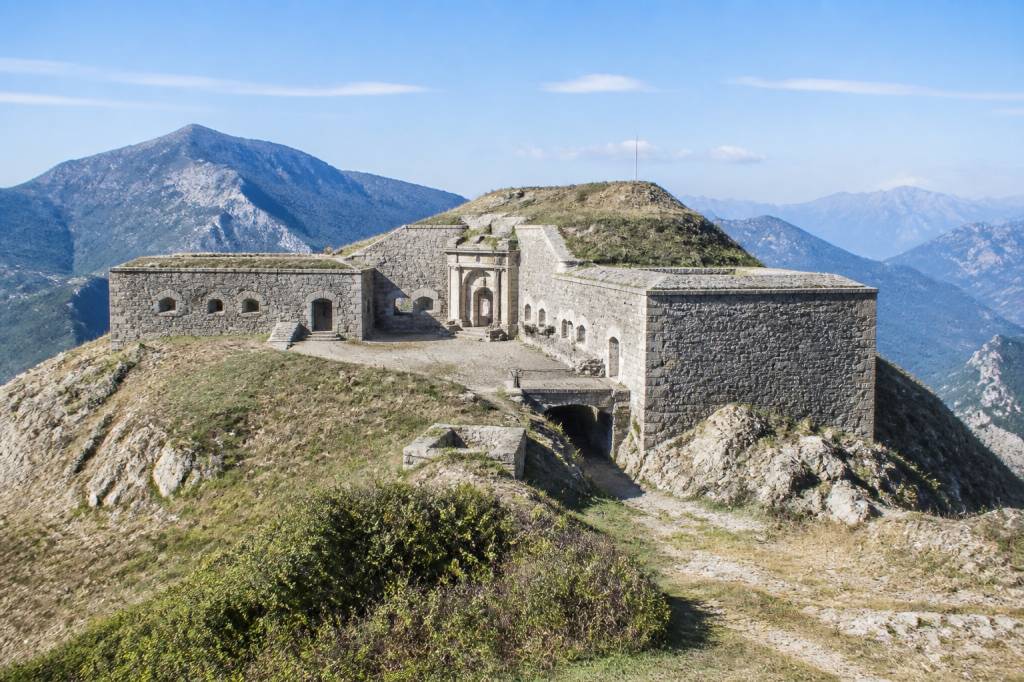 Fort des trois têtes à Serre Chevalier : histoire, visite et panorama