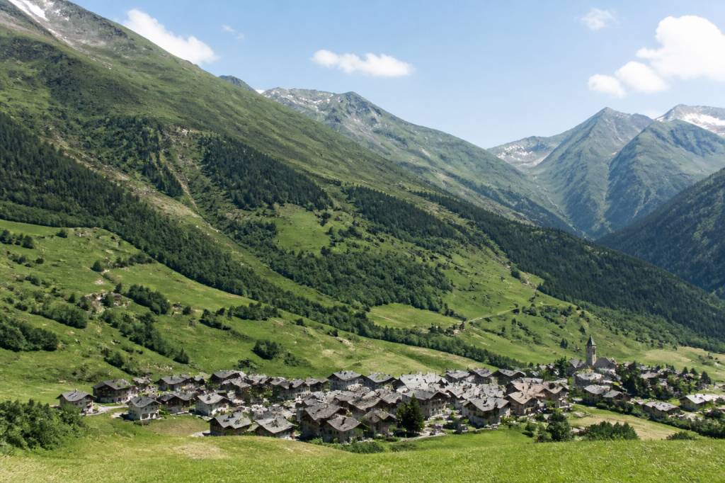 Arêches Beaufort été avis : que vaut cette destination pour un séjour dans les Alpes ?